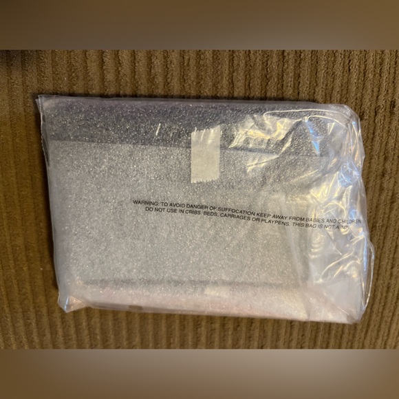 Coach Corner Zip Wristlet In Signature Canvas nwt in packaging - Picture 3 of 3